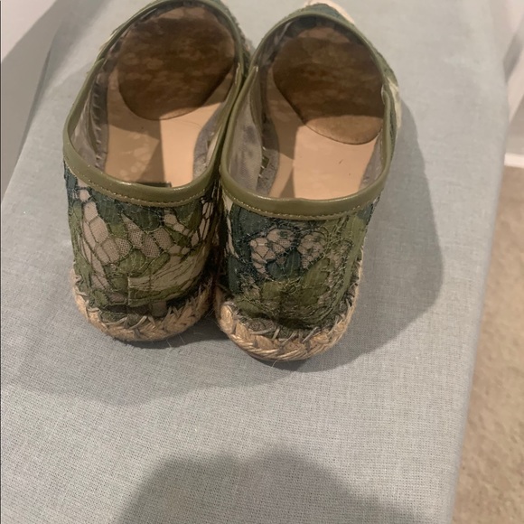 Shoes - Picture 3 of 4